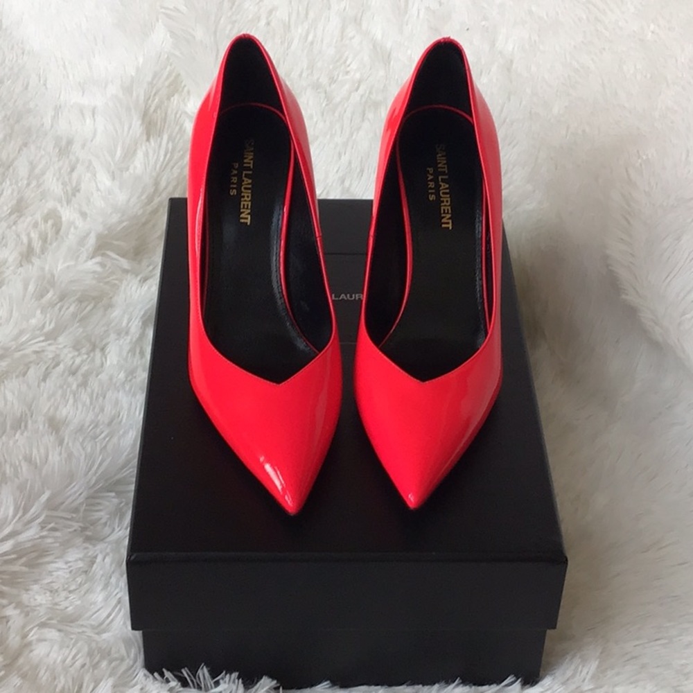 SAINT LAURENT FUSCIA PUMPS.